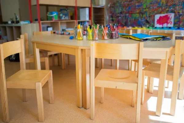 Geburtenrückgang lässt Kitas im Osten schließen