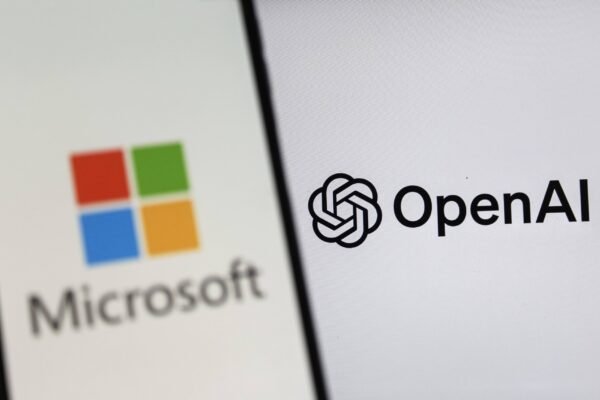 Microsoft prüft Ausstieg aus OpenAI-Vertrag – Zukunft der KI-Partnerschaft ungewiss