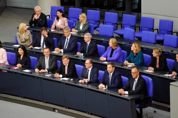 Schwarz-Rote Koalition startet mit Reformtempo