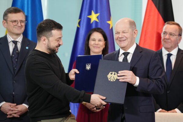 Scholz kündigt Ukraine-Sicherheitsabkommen an – Milliardenhilfe und langfristige Unterstützung