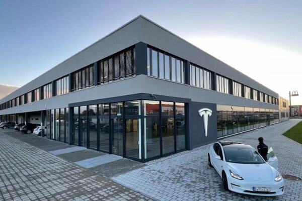 Tesla eröffnet erstes europäisches Software-Zentrum in München